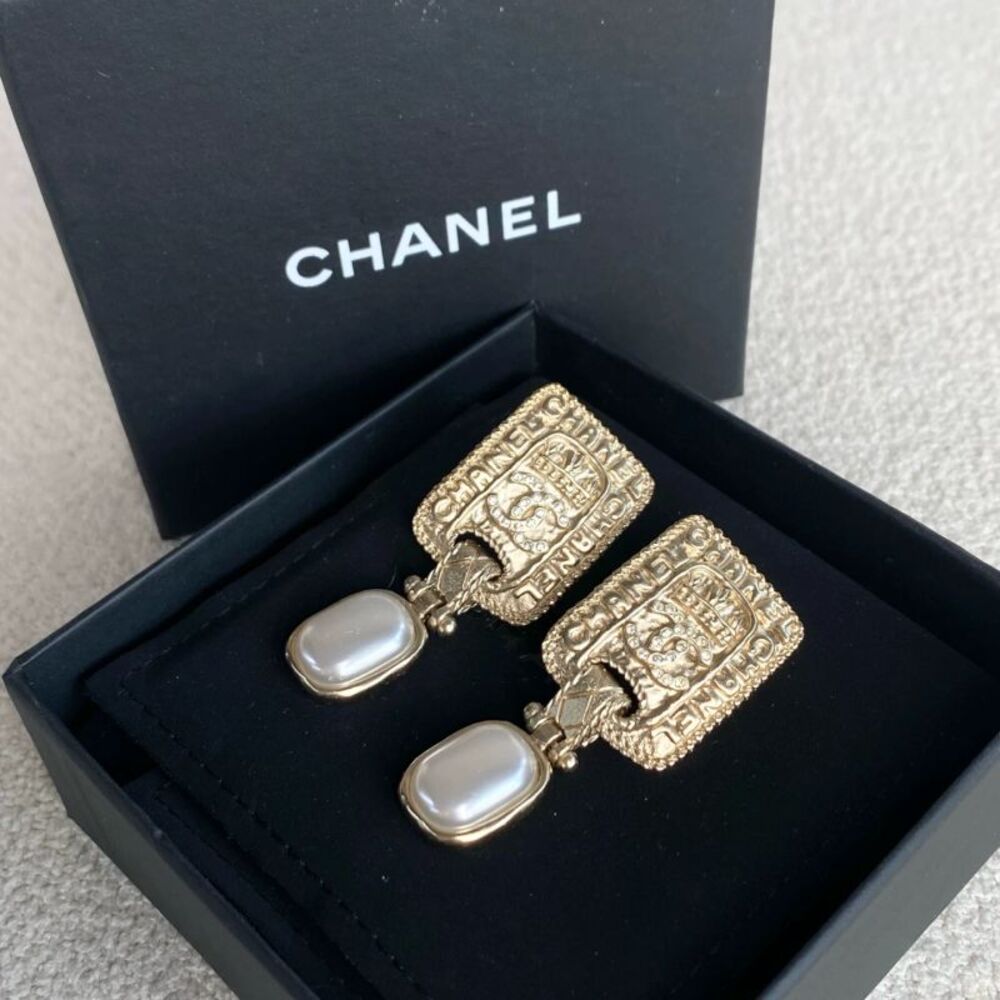Chanel Women Pre-Loved Bag Very Good Condition